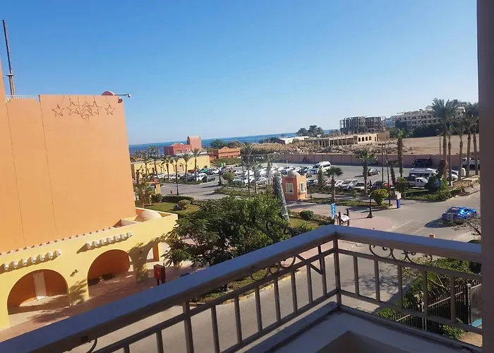 Outstanding With Marina View Daire
